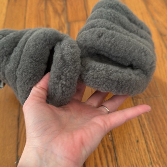 Ugg gray fluff yeah slippers 9 - Picture 5 of 8